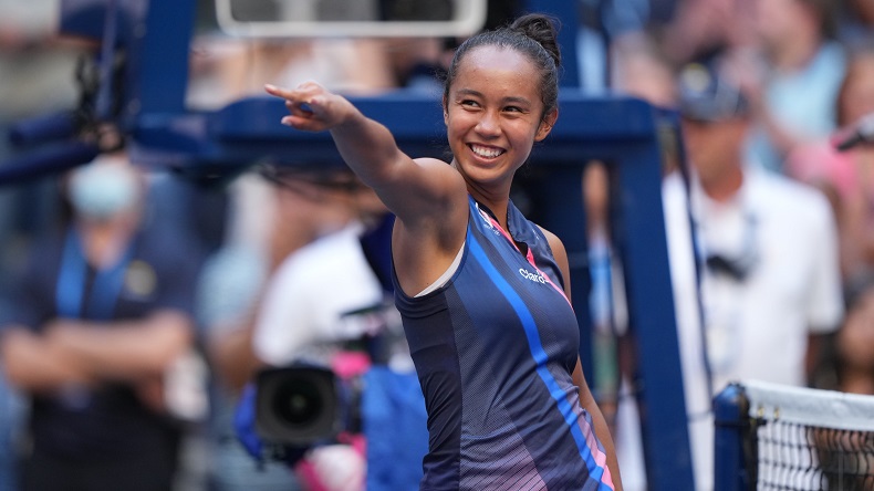 Leylah Fernandez bat Elina Svitolina et est en demi-finales de l'US Open 2021, à 19 ans.