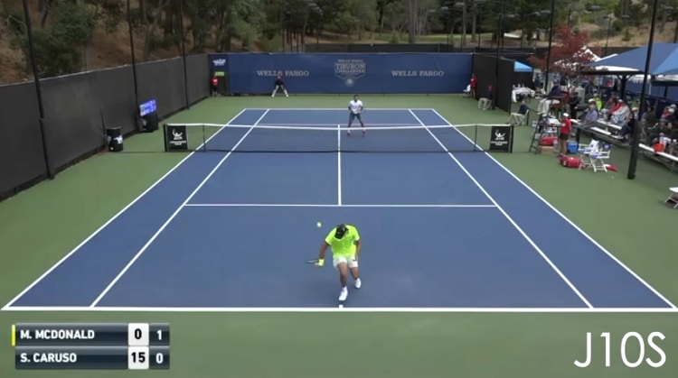 Mackenzie McDonald régale avec un trick shot génial.
