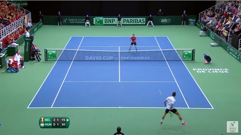 Marton Fucsovics réussit un lob magique entre les jambes. Marton Fucsovics réussit un lob magique entre les jambes.