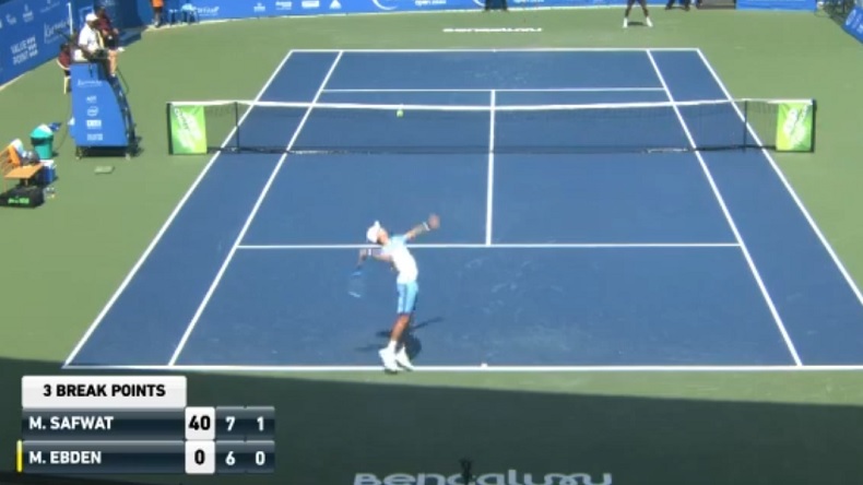 Matthew Edden a fait le quatre à la suite ! Quatre doubles fautes consécutives !