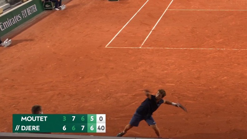Corentin Moutet s'apprête à battre le record du monde du lancer de raquette après sa défaite au premier tour de Roland-Garros 2021.