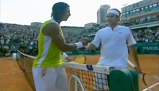 Rafael Nadal conserve son titre au Masters Series de Monte-Carlo 2006 en dominant Roger Federer en finale.
