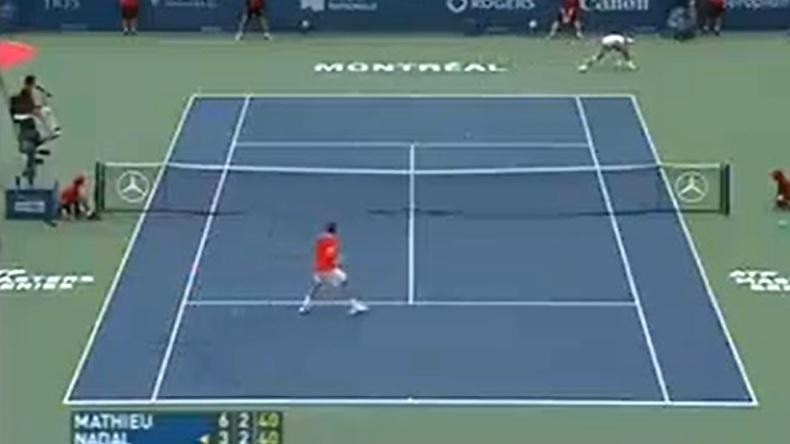 Le plus beau point du Masters Series de Montréal 2007 entre Nadal et Mathieu.