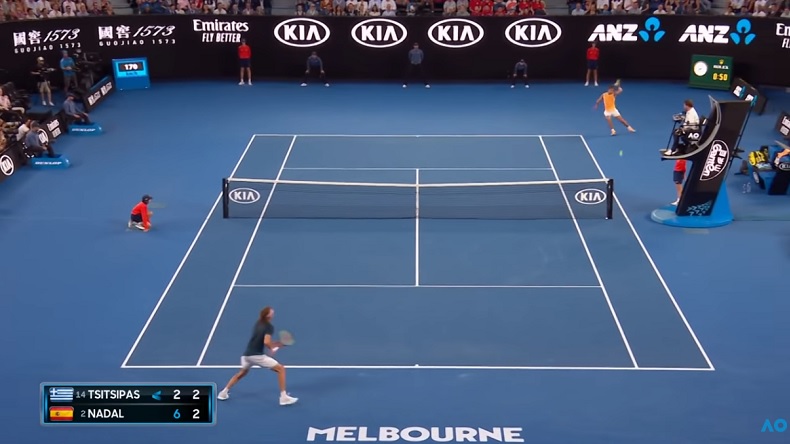 Un banana shot de légende de Rafa Nadal contre Stefanos Tsitsipas à l'Open d'Australie 2019.