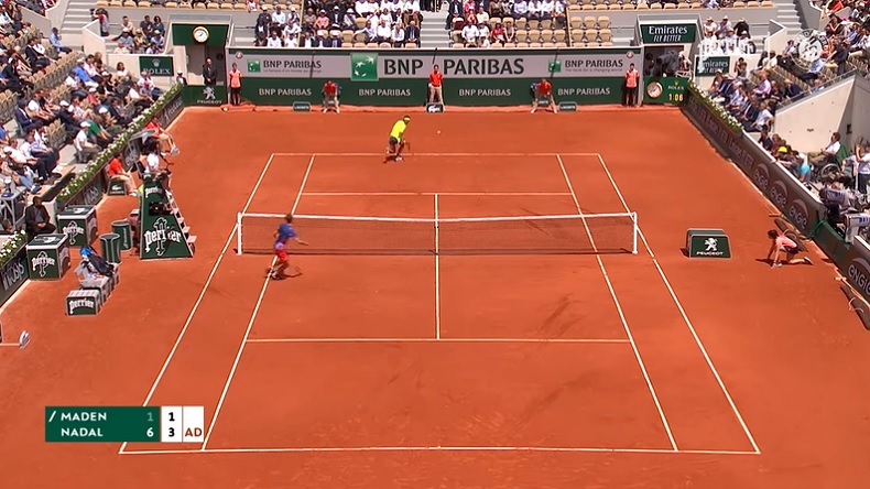 Le coup gagnant dos au filet de Nadal à Roland-Garros 2019.