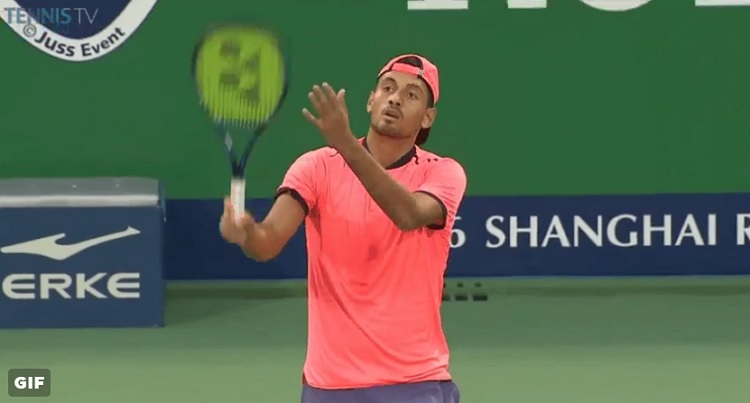 Là, Nick Kyrgios lâche une première.
