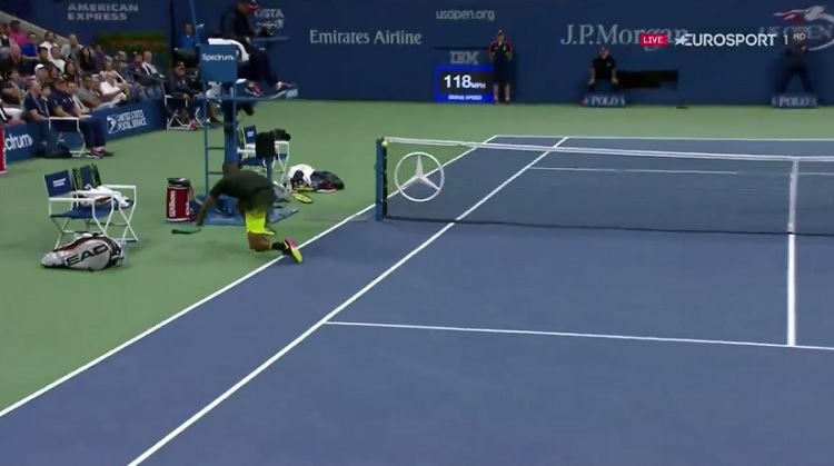 Cette contre-amortie de Nick Kyrgios est une merveille.