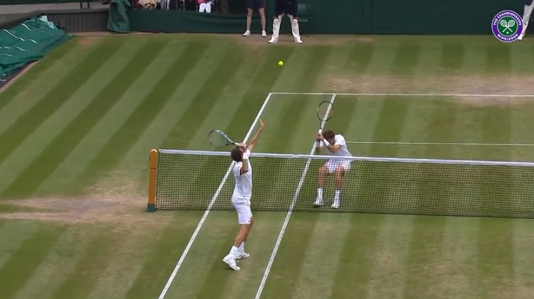 Le bluff désespéré de Nicolas Mahut.