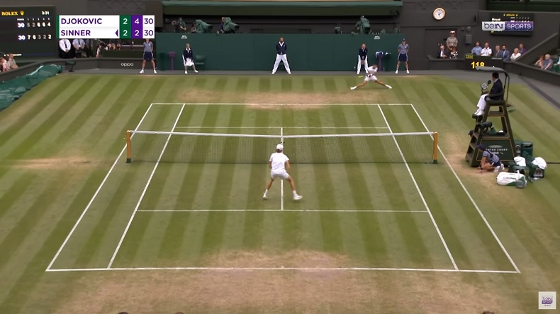 Le passing fantastique de Novak Djokovic en tombant contre Jannik Sinner, en quarts de finale de Wimbledon 2022.