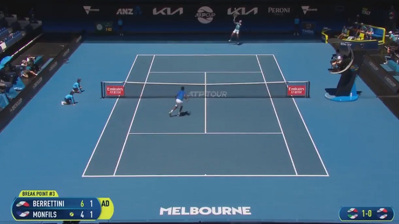 Le plus beau point du match entre Berrettini et Monfils à l'ATP Cup 2021.