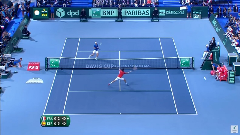 Deux points superbes entre Pouille et Bautista Agut en demi-finales de la Coupe Davis 2018. Deux points superbes entre Pouille et Bautista Agut en demi-finales de la Coupe Davis 2018.