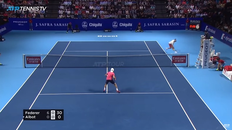 Un point fabuleux de Roger Federer contre Radu Albot au tournoi de Bâle 2019.