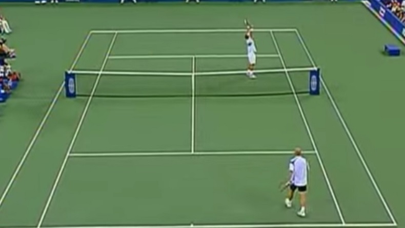 Pete Sampras termine sa carrière par 14e titre du Grand Chelem à l'US Open 2002 après avoir dominé son plus grand rival Andre Agassi en finale. Pete Sampras termine sa carrière par 14e titre du Grand Chelem à l'US Open 2002 après avoir dominé son plus grand rival Andre Agassi en finale.
