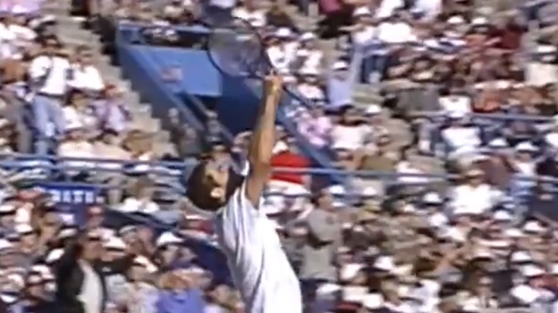 Un point énorme entre Sampras et Agassi en finale de l'US Open 1995.