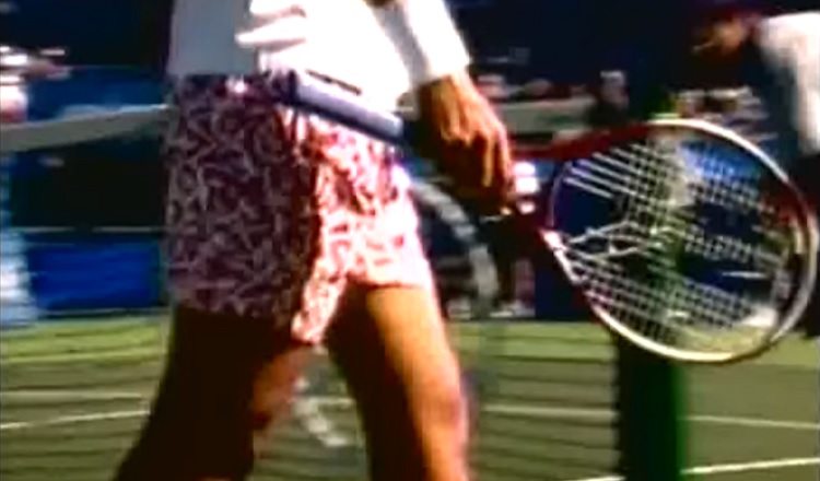 La balle de Pete Sampras a fait un trou dans la raquette de Patrick Rafter !