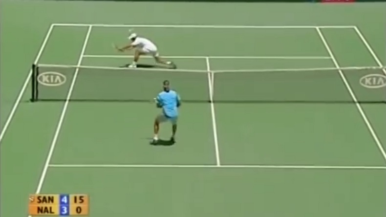 Fabrice Santoro aura fait douter David Nalbandian pendant un set en quarts de finale de l'Open d'Australie 2006. Fabrice Santoro aura fait douter David Nalbandian pendant un set en quarts de finale de l'Open d'Australie 2006.