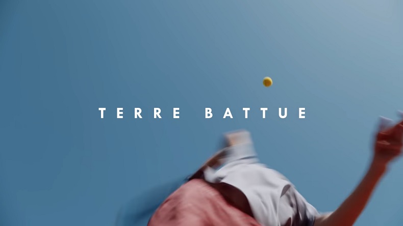 Terre battue, un documentaire sur le tennis réalisé par un étudiant en audiovisuel.