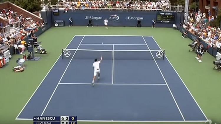 Victor Hanescu a réussi à l’US Open 2010 un joli trick shot avec une feinte de smash. Victor Hanescu a réussi à l’US Open 2010 un joli trick shot avec une feinte de smash.
