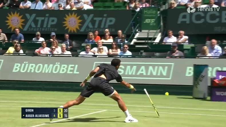 Trois volées insolites et surprenantes au tournoi d'Halle 2022.
