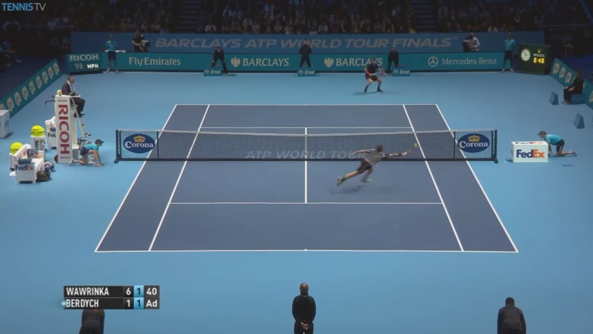 Cette volée de Stan Wawrinka fait partie des meilleurs points de la deuxième journée du Masters 2014.
