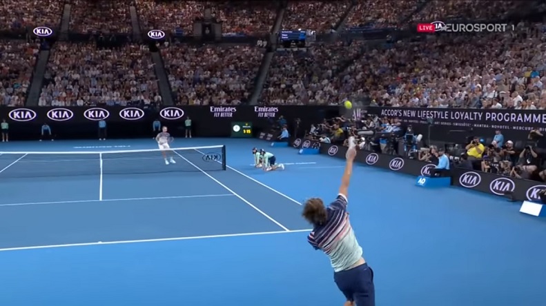 Zverev contre Thiem avec un smash sur un smash à l'Open d'Australie 2020.