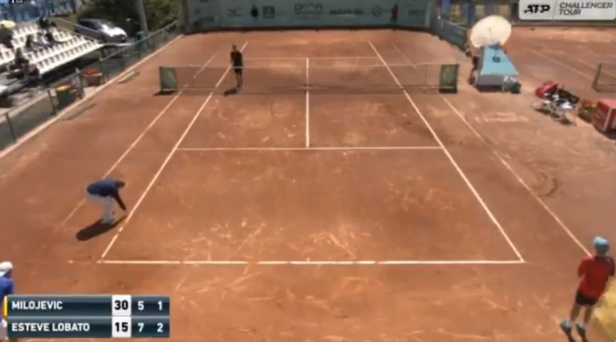 Grosse frayeur au Challenger de Gran Canaria 2021 où la chaise d'arbitre est tombée sur un ramasseur de balles.