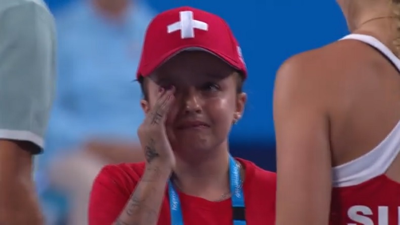 Un moment mignon à la Hopman Cup 2017 avec cette petite fille totalement submergée par l'émotion en rencontrant Roger Federer.