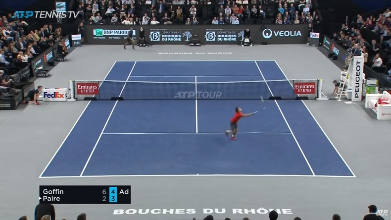 David Goffin fait le break contre Benoît Paire à Marseille sur un point superbe.