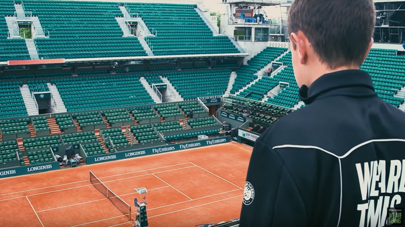 Le documentaire "Terre de rêve" nous fait entrer dans le monde des ramasseurs de balles à Roland-Garros.